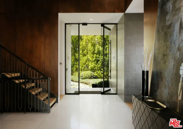 5th image of 8366 Sunset View Dr, West Hollywood, CA 90069 | MLS# 26829447
