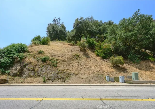 1st image of 2589 E Chevy Chase Dr, Glendale, CA 91206 | MLS# IV26103378