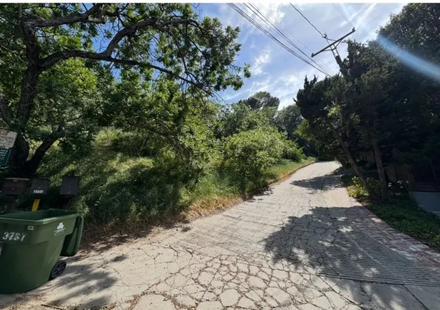 11th image of 3721 Ventura Canyon, Sherman Oaks, CA 91423 | MLS# SR26103568