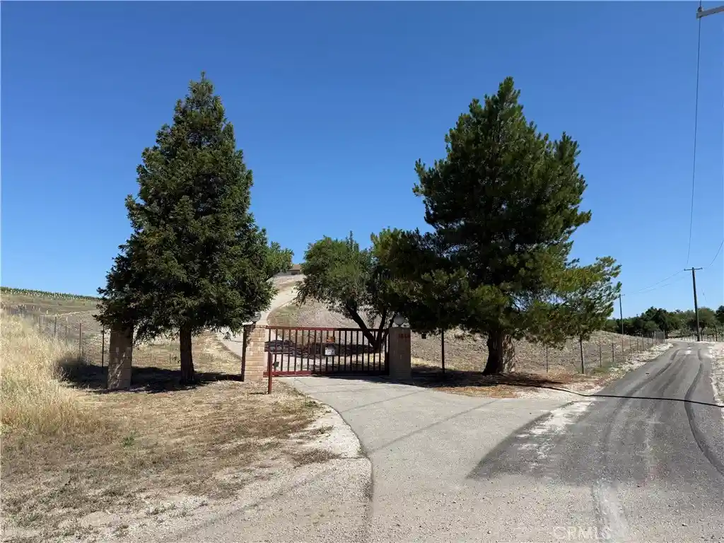 Single family home for sale at 1640 Valley Quail, Paso Robles, CA 93446 | MLS# NS26103306