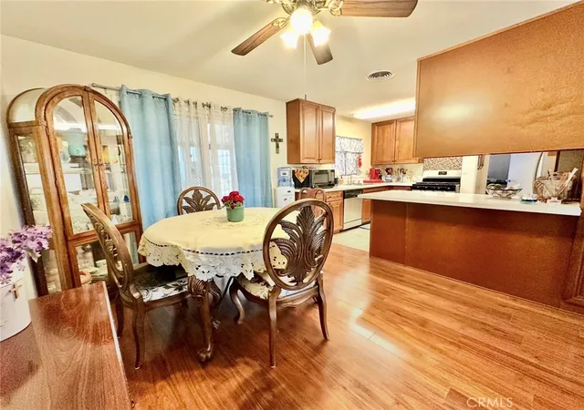 Photo 3 of Sale Pending at 200 Mary Ln, Hemet, CA 92543 | MLS# SW26084106 | Listing updated on 2026-09-04