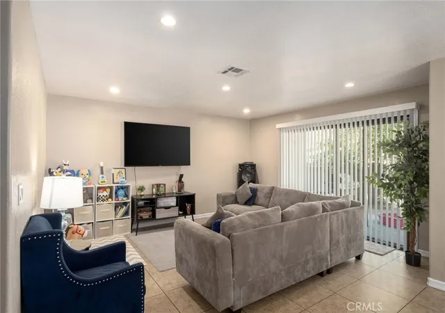 3rd image of 4308 E Woodward, Fresno, CA 93702 | MLS# CV26103626