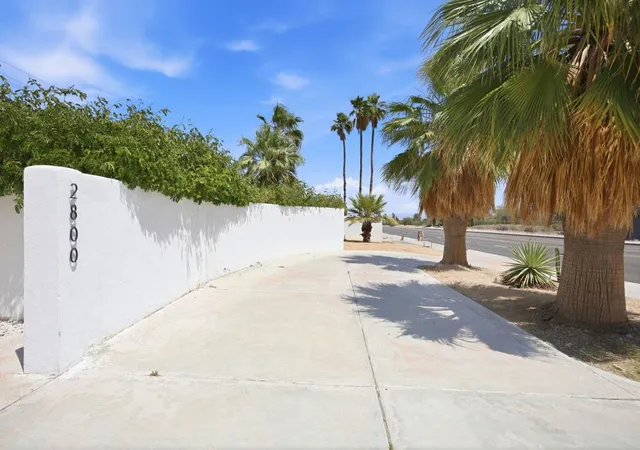 3rd image of 2800 E Vista Chino, Palm Springs, CA 92262 | MLS# 219147819DA