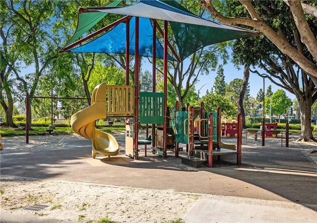 15th image of 177 Huntington, Irvine, CA 92620 | MLS# OC26099793