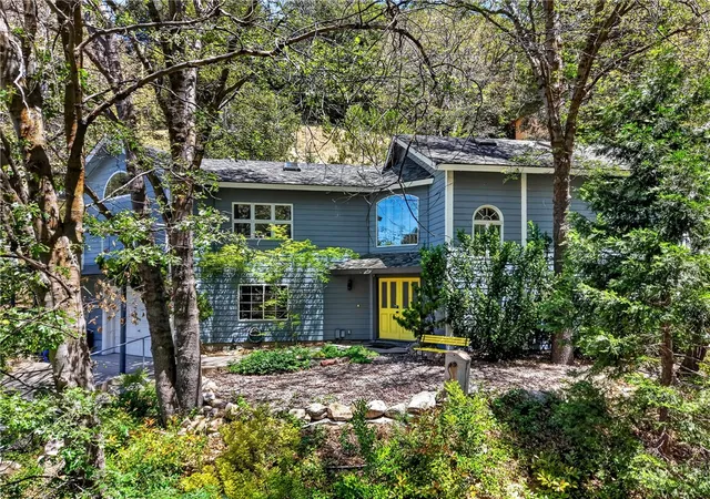 Photo 3 of Sale Pending at 743 Berne, Crestline, CA 92325 | MLS# IG26102729 | Listing updated on 2026-09-29