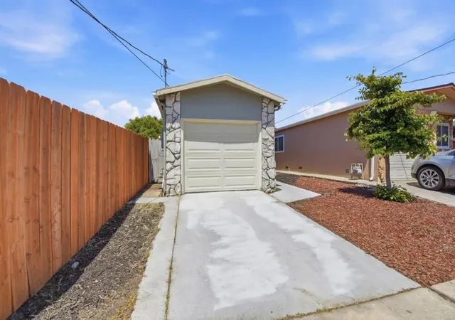 Homes for sale in Richmond, CA | 2317 Virginia Ave, Richmond, CA 94804 | MLS# ML82046927