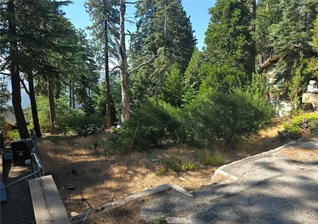 2nd image of 30778 Live Oak, Running Springs, CA 92382 | MLS# IV26103783