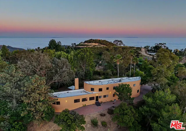 Homes for sale in Topanga, CA | 22067 Saddle Peak Rd, Topanga, CA 90290 | MLS# 26832683