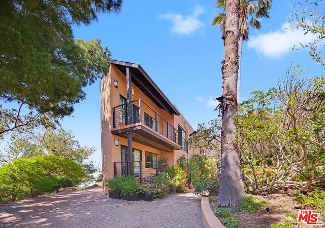 Homes for sale in Topanga, CA | 22067 Saddle Peak Rd, Topanga, CA 90290 | MLS# 26832683