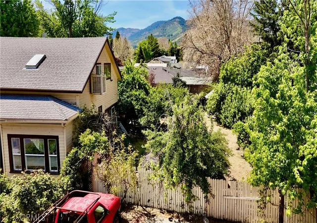 3rd image of 602 Lane St, Yreka, CA 96097 | MLS# SN26101571