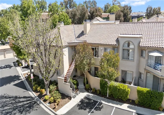 2nd image of 23921 Del Monte Dr #34, Valencia, CA 91355 | MLS# SR26103923