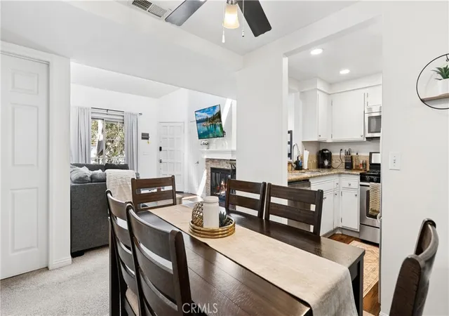4th image of 23921 Del Monte Dr #34, Valencia, CA 91355 | MLS# SR26103923
