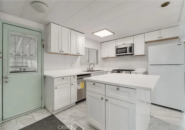 Photo 2 of Manufactured home for sale at 14777 Palm Dr #79, Desert Hot Springs, CA 92240 | MLS# CV26101862 | Listing updated on 2026-06-06