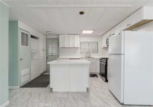 Photo 3 of Manufactured home for sale at 14777 Palm Dr #79, Desert Hot Springs, CA 92240 | MLS# CV26101862 | Listing updated on 2026-06-06