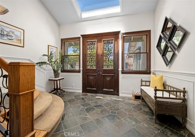 Photo 4 of Sale Pending at 1815 Kinglet Ct, Costa Mesa, CA 92626 | MLS# OC26102898 | Listing updated on 2026-10-05