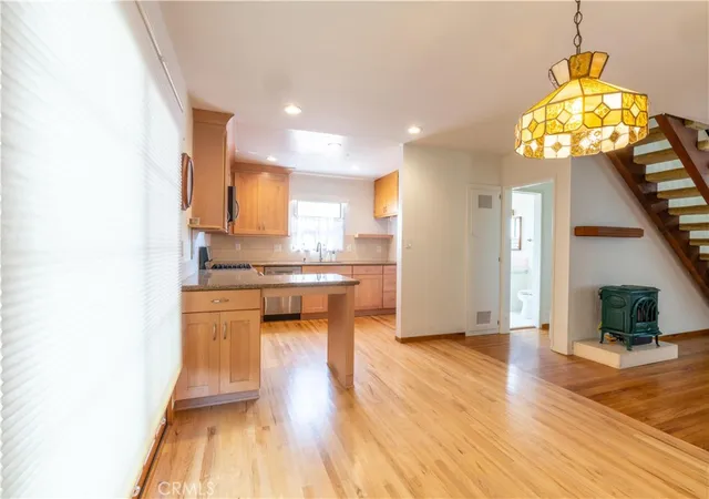Photo 3 of Single family home for sale at 909 Garnet, Redondo Beach, CA 90277 | MLS# OC26103896 | Listing updated on 2026-09-09