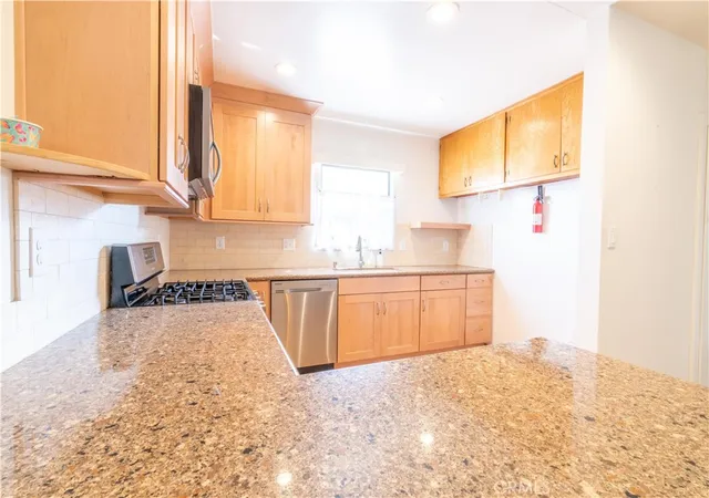 Photo 4 of Single family home for sale at 909 Garnet, Redondo Beach, CA 90277 | MLS# OC26103896 | Listing updated on 2026-09-09