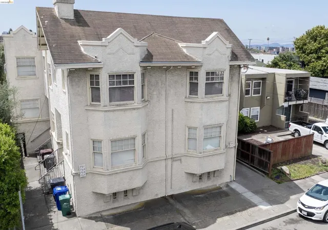 1st image of 701 43rd St, Oakland, CA 94609 | MLS# 41134524