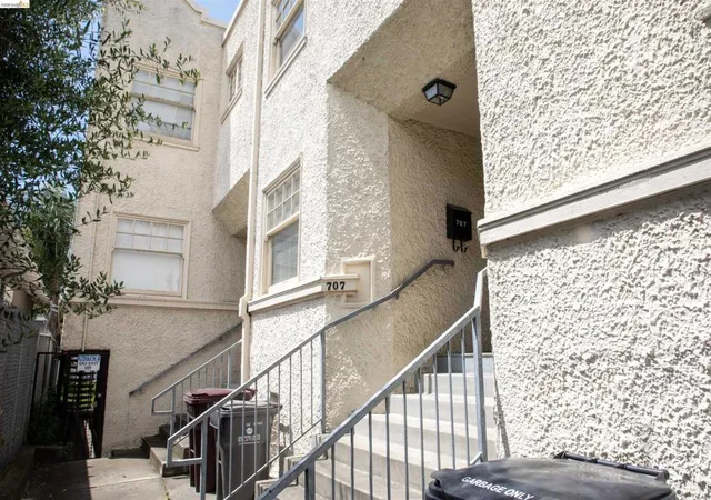 4th image of 701 43Rd St, Oakland, CA 94609 | MLS# 41134524