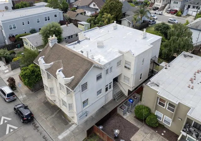 5th image of 701 43Rd St, Oakland, CA 94609 | MLS# 41134524