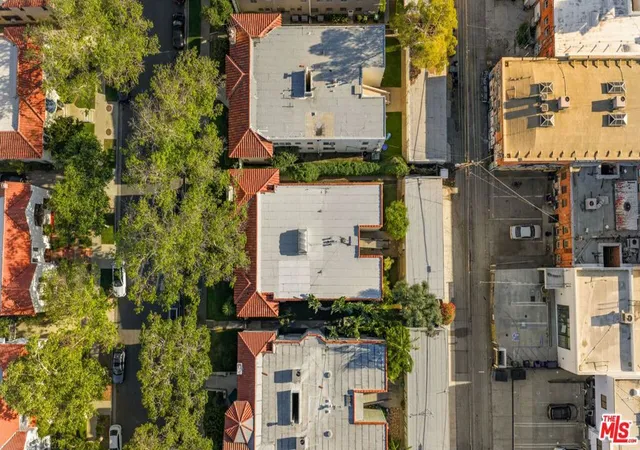 5th image of 127 S Sycamore Ave, Los Angeles, CA 90036 | MLS# 26827805