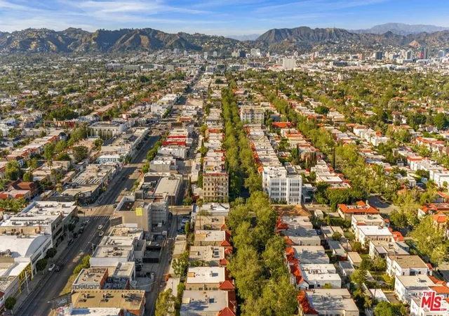 6th image of 127 S Sycamore Ave, Los Angeles, CA 90036 | MLS# 26827805