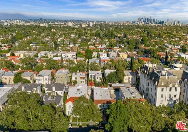 23rd image of 326 N Sycamore Ave, Los Angeles, CA 90036 | MLS# 26813983