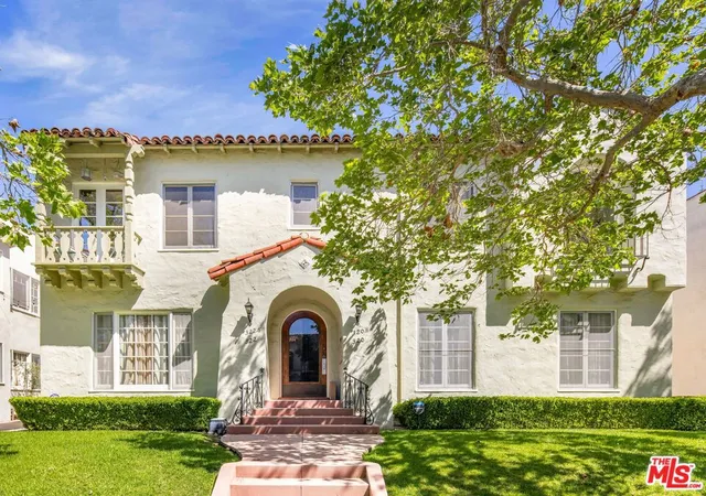 1st image of 320 N Sycamore Ave, Los Angeles, CA 90036 | MLS# 26827697