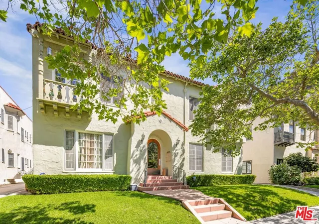 2nd image of 320 N Sycamore Ave, Los Angeles, CA 90036 | MLS# 26827697