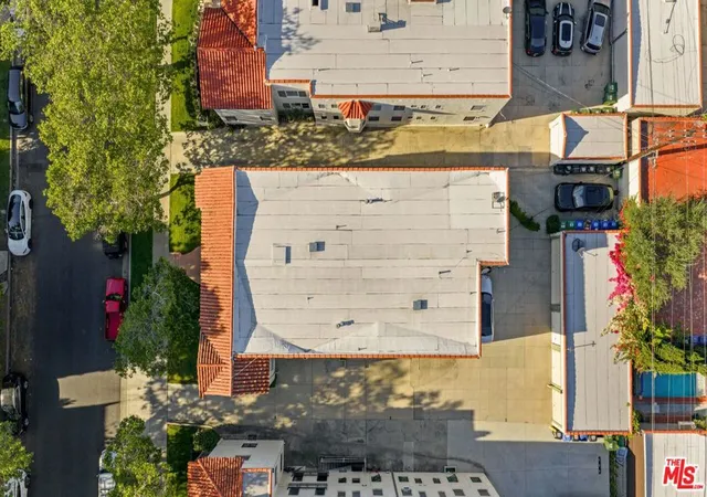 4th image of 320 N Sycamore Ave, Los Angeles, CA 90036 | MLS# 26827697