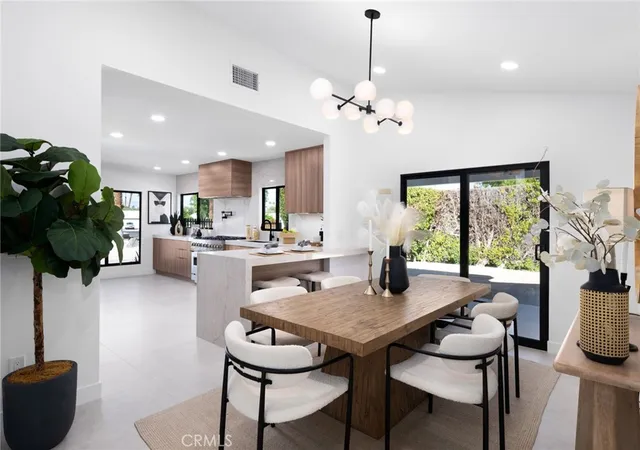 4th image of 1975 E Mark Leslie, Palm Springs, CA 92264 | MLS# IG26104304