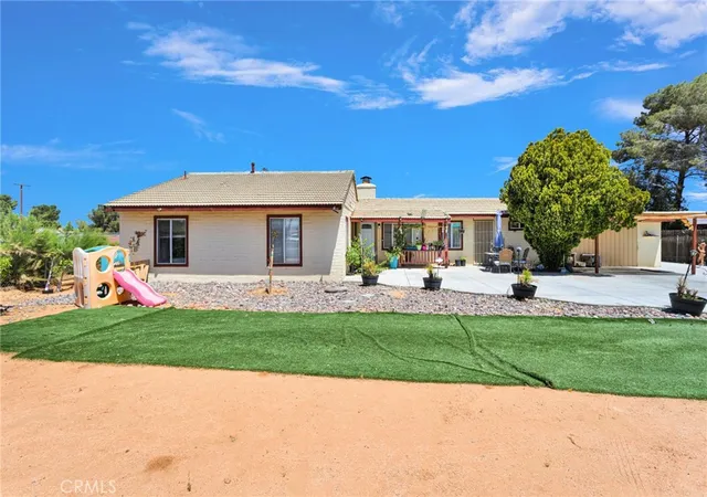 4th image of 21998 Biloxi Rd, Apple Valley, CA 92307 | MLS# IG26102301