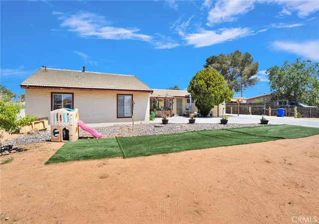 5th image of 21998 Biloxi Rd, Apple Valley, CA 92307 | MLS# IG26102301