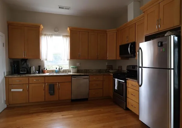 3rd image of 635637 Spruce St, San Francisco, CA 94118 | MLS# ML82047041
