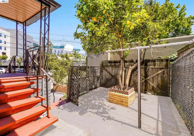 Photo 3 of Sale Pending at 2821 Vallecito Pl, Oakland, CA 94606 | MLS# 41134563 | Listing updated on 2026-09-06