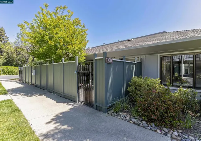 Photo 3 of Condo for sale at 1109 Golden Rain Rd #4, Walnut Creek, CA 94595 | MLS# 41134576 | Listing updated on 2026-09-01