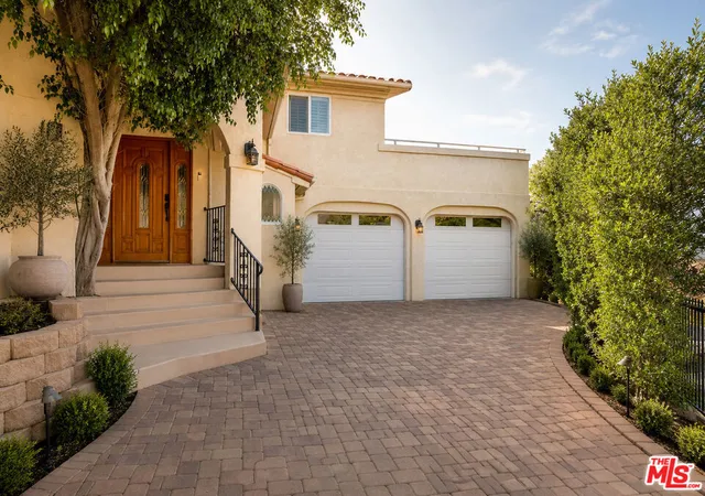 1st image of 22780 Macfarlane Dr, Woodland Hills, CA 91364 | MLS# 26833585
