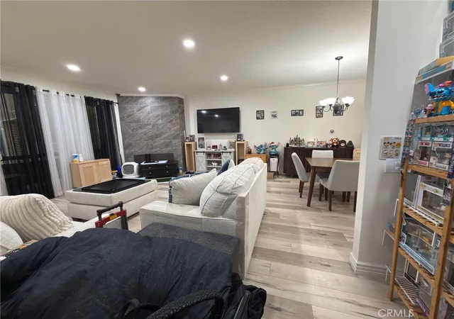 2nd image of 13214 Moorpark St #108, Sherman Oaks, CA 91423 | MLS# SR26093121