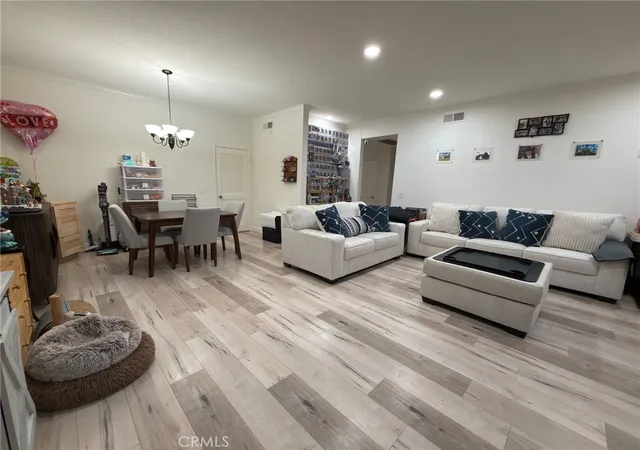3rd image of 13214 Moorpark St #108, Sherman Oaks, CA 91423 | MLS# SR26093121