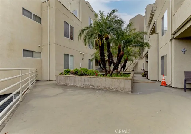 Homes for sale in La Crescenta, CA | 2900 Fairway Ave #407, La Crescenta, CA 91214 | MLS# GD26092259