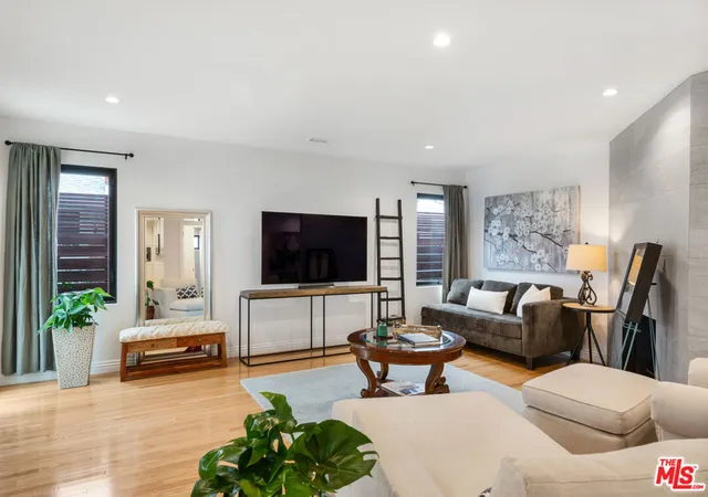 4th image of 3558 S Muirfield Rd, Los Angeles, CA 90016 | MLS# 26833321