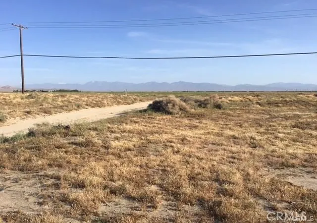 3rd image of 93 Avenue J, Roosevelt, CA 93535 | MLS# DW26104656