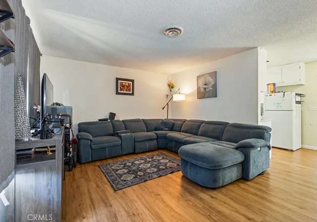 Photo 3 of Single family home for sale at 516 Onyx, Hemet, CA 92543 | MLS# IG26037016 | Listing updated on 2026-09-21