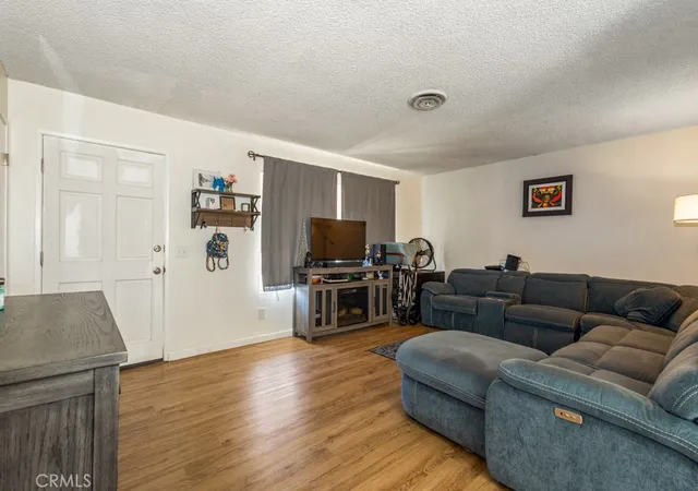 Photo 4 of Single family home for sale at 516 Onyx, Hemet, CA 92543 | MLS# IG26037016 | Listing updated on 2026-09-21