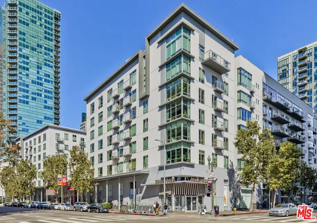 2nd image of 645 W 9Th St, Los Angeles, CA 90015