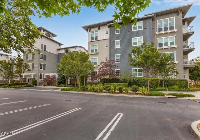 2nd image of 4020 Tradewinds Dr, Oxnard, CA 93035 | MLS# V1-36400
