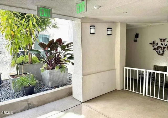4th image of 4020 Tradewinds Dr, Oxnard, CA 93035 | MLS# V1-36400