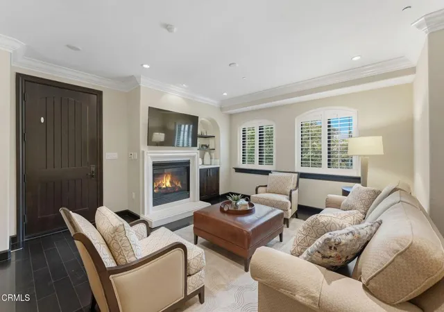 Photo 4 of Condo for sale at 155 Cordova St #205, Pasadena, CA 91105 | MLS# P1-27148 | Listing updated on 2026-09-24
