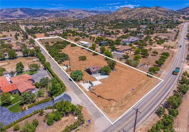 Homes for sale in Agua Dulce, CA | 10367 Escondido Canyon, Agua Dulce, CA 91390 | MLS# SR26104298