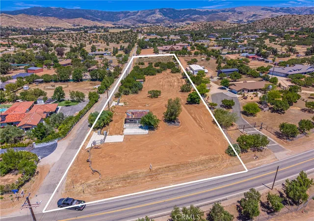 Homes for sale in Agua Dulce, CA | 10367 Escondido Canyon, Agua Dulce, CA 91390 | MLS# SR26104298